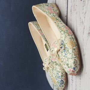 NEW Daniel Green Vintage 60s Tapestry Slippers Flats Size 8